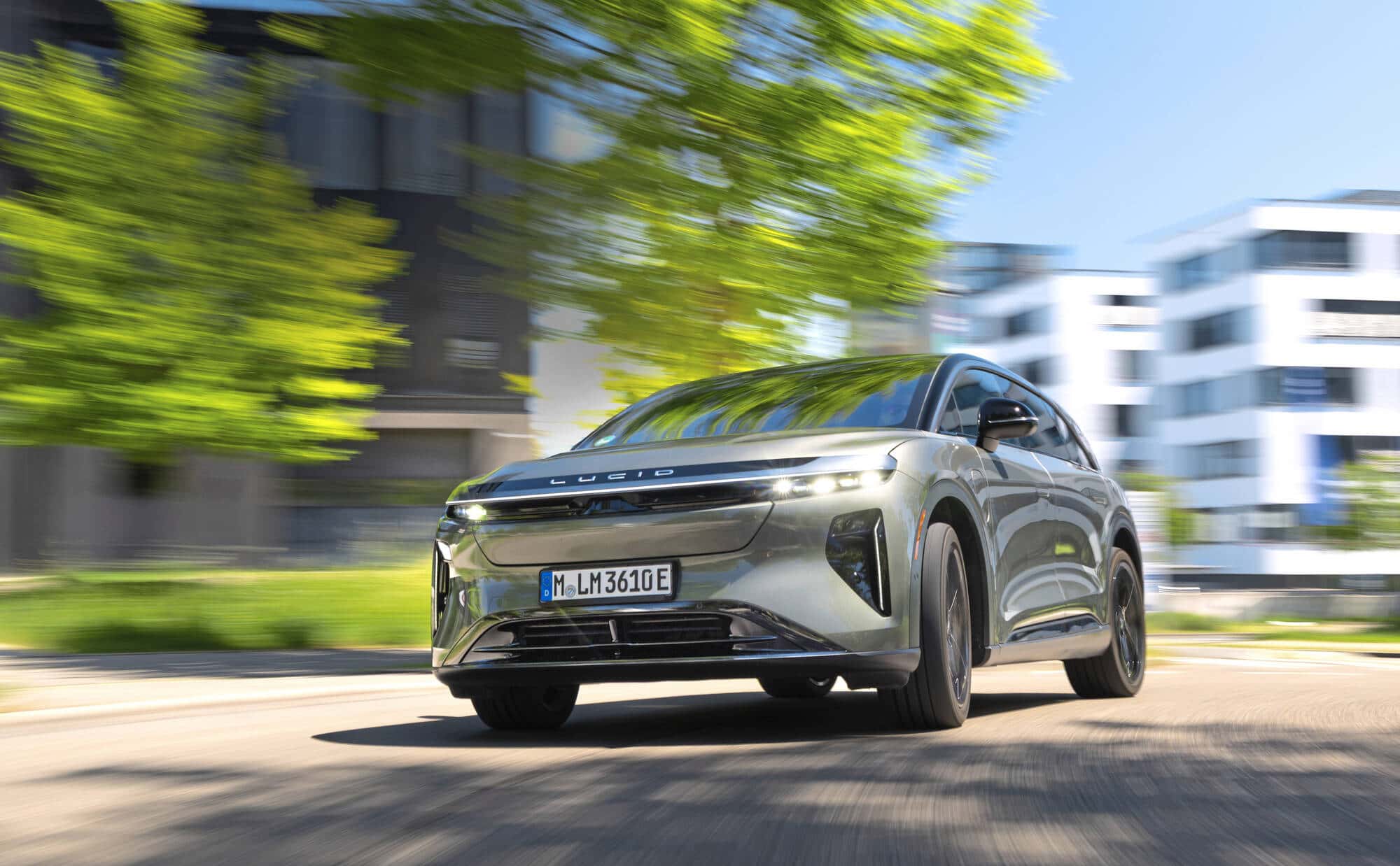 Lucid-Gravity-Grand-Touring-im-Test-Gro-er-Akku-gro-es-Kino-gro-e-Fragen