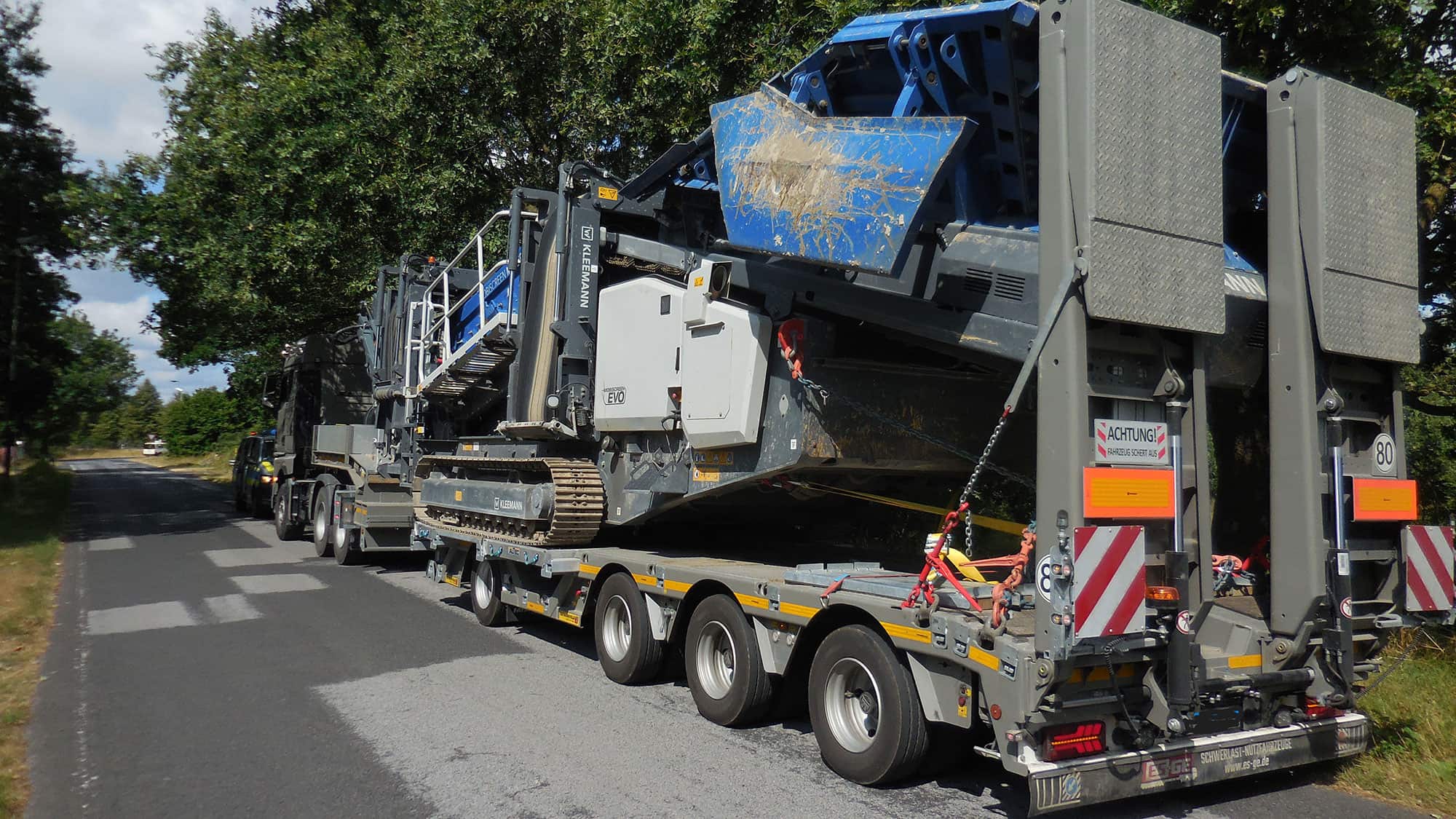 Kaum-losgefahren-schon-vorbei-Zweiter-Schwertransport-Versuch-endet-nach-Minuten