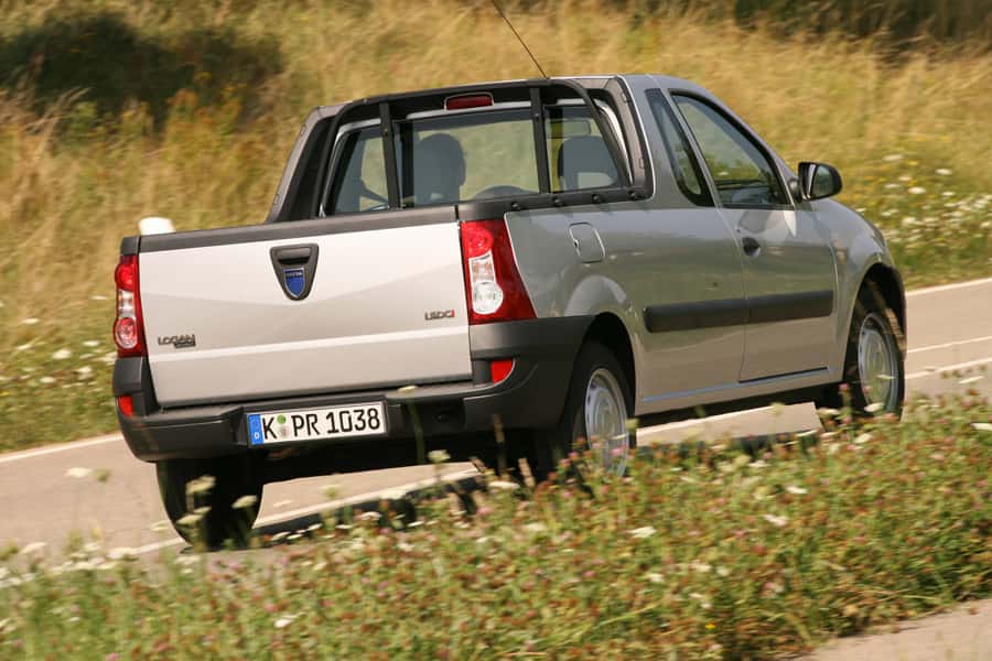 Pick-ups-der-rum-nischen-Billigmarke-Dacia-baut-schon-seit-50-Jahren-Autos-mit-Pritsche