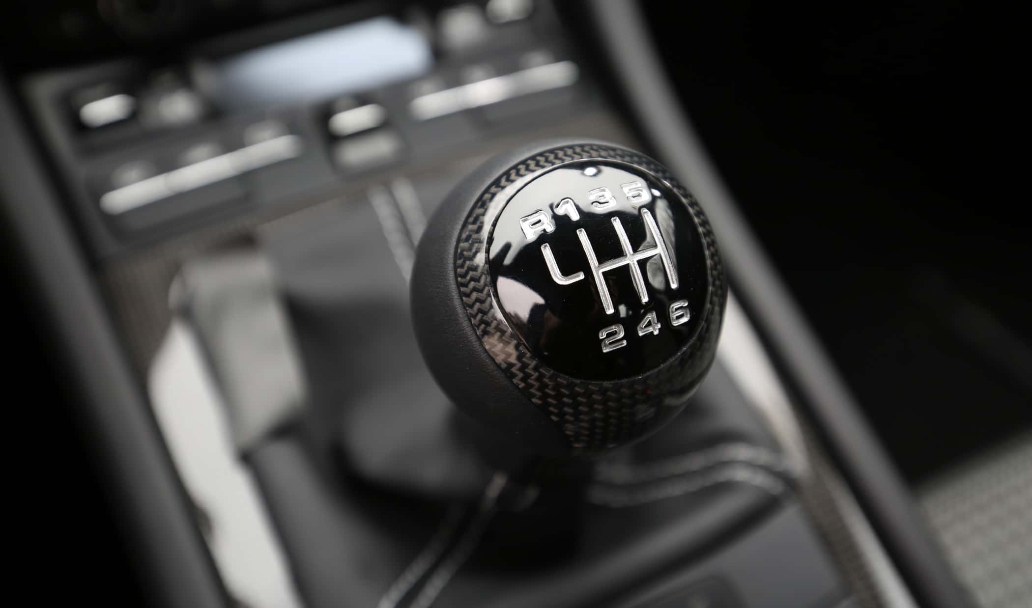Wie Sichert Man Ein Pkw Mit Schaltgetriebe Am Berg www.auto-motor-und-sport.de