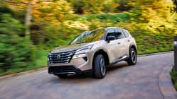 Nissan Rogue und X-Trail Facelift Modelljahr 2024 