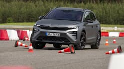 Skoda Elroq RS Elektro SUV Fahrbilder Offroad