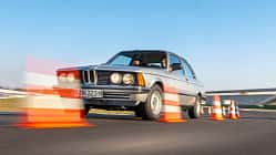 BMW 323i