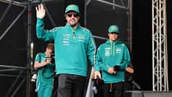 Fernando Alonso & Lance Stroll - Aston Martin - Fan-Bühne - Formel 1 - 2025 Fernando Alonso & Lance Stroll - Aston Martin - Fan-Bühne - Formel 1 - 2025