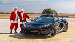 Hennessey Weihnachtsbaum Rekordfahrt Weihnachtsmann Corvette ZR1
