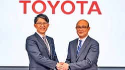 Koji Sato, President and CEO, Toyota Motor Corporation und Kenta Kon, Operating Officer, Toyota Motor Corporation.