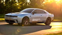 Dodge Charger Daytona Stellantis Feststoffbatterie factorial Dodge Charger Daytona Stellantis Feststoffbatterie factorial