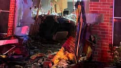 Tesla Model 3, Unfall, Haus, Texas, 06/2026 Tesla Model 3 kracht in Haus in Texas