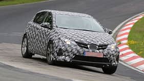 Erlkönig Toyota Auris Cross