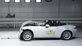 10/2015 EuroNCAP Crashtest Mazda MX-5.