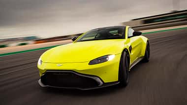 Aston Martin Vantage V8.