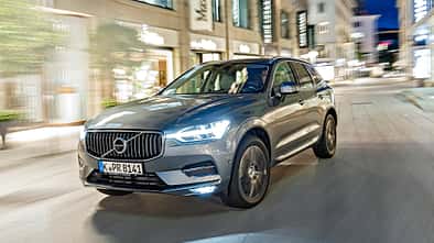 Volvo XC60 T5 AWD Inscription (2017), Front