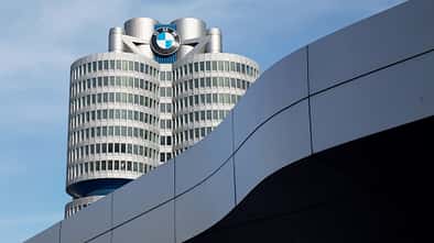 BMW Konzernzentrale München, Vierzylinder, Petuelring