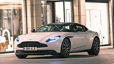 01/2018 Aston Martin DB11 V8 Coupé