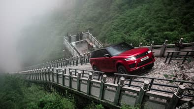 Range Rover Sport PHEV Hybrid Dragon Challenge 2018