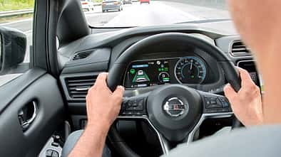 Nissan Leaf Acenta, Fahrerassistenzsysteme, ams0119