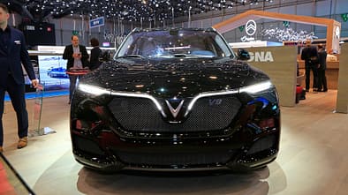 Vinfast Lux V8