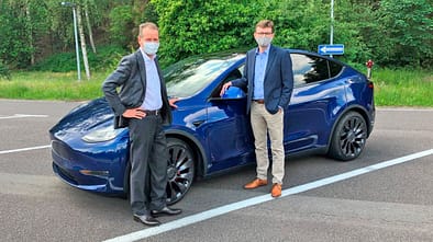Herbert Diess im Tesla Model Y 2020