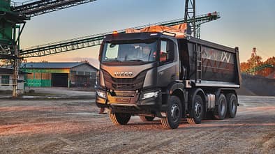Iveco T-Way 8x4 Lkw