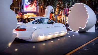 Porsche 996 Swan Schwan Kunstwerk Chris  Labrooy