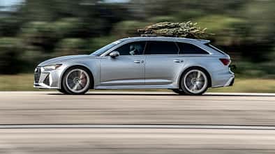 Audi RS6 Hennessey Weihnachtsbaum Transport