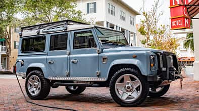 02/2022, E.C.D. Land Rover Defender 110 mit Tesla-Antrieb