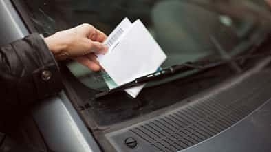 Falsch parken, Ticket