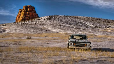 Verrotteter Pick-up Berge Wald Wyoming