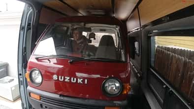 Suzuki Every im Mercedes Sprinter (Winnebago Adventure Wagon)