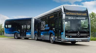 Weltpremiere auf dem Global Public Transport Summit 2023: Mercedes-Benz eCitaro fuel cell – mehr Reichweite dank Brennstoffzelle

World premiere at Global Public Transport Summit 2023: Mercedes-Benz eCitaro fuel cell – greater range thanks to fuel cel