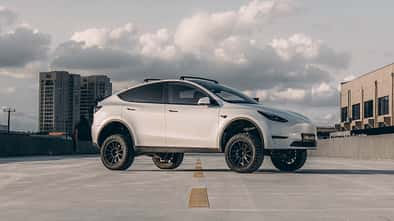 Pu.Labo Offroadumbau Fahrwerk Tesla Model Y