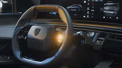Peugeot E-5008 Teaser