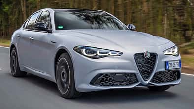 Alfa Romeo Giulia FL 2023 Außenansicht Markenbaum