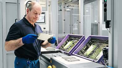 TechnikProfi, Produktionstechnik, Brennstoffzellen, Herstellung, EKPO Fuel Cell Technologies, Fertigung Bipolarplatten TechnikProfi_2024_10_04_1