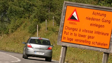 08/2024, Opel, Astra, Pass, Abfahrt, Bremsentest Passabfahrt mit einem Opel Astra H