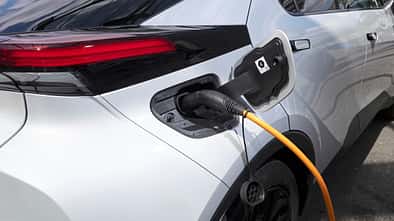 Toyota C-HR PHEV, Ladestation