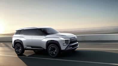10/2024 Mitsubishi DST Concept SUV