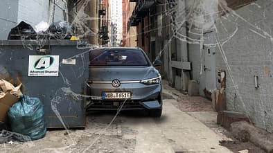 VW ID.7 Dreck Detroit Gasse Collage