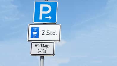 Parken-Schild werktags Parkscheibe