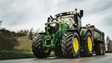 03/2025 John Deere 6R Traktor mit Sportpaket