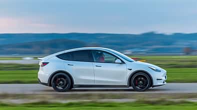 Assistenzsysteme Mercedes, Nio, Volvo, Tesla