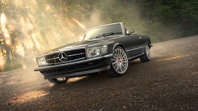 Pogea Classic Restomod Mercedes R107