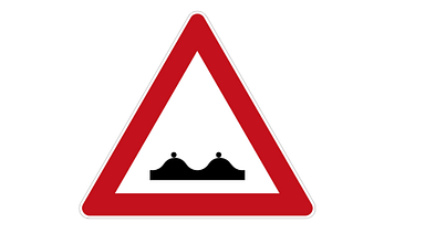 Verkehrsschild Bodenwelle Schmiererei