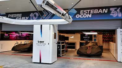 Formel 1 2024 - Alpine - Pitlane - Box