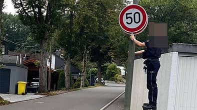 Falsches Tempo 50-Schild Polizei