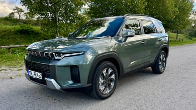 9/2025, KGM Torres Essential Hybrid 2025