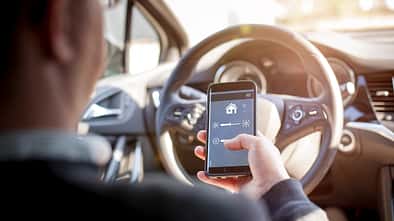 Handy Smartphone am Steuer