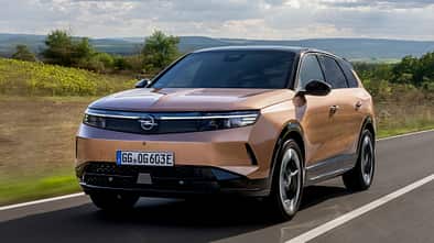 10/2025 Opel Grandland Electric Long Range 