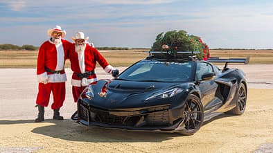 Hennessey Weihnachtsbaum Rekordfahrt Weihnachtsmann Corvette ZR1
