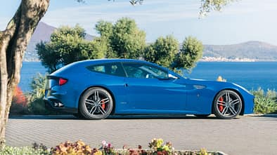 Ferrari FF 2013 blau Elkann RM Sothebys  
